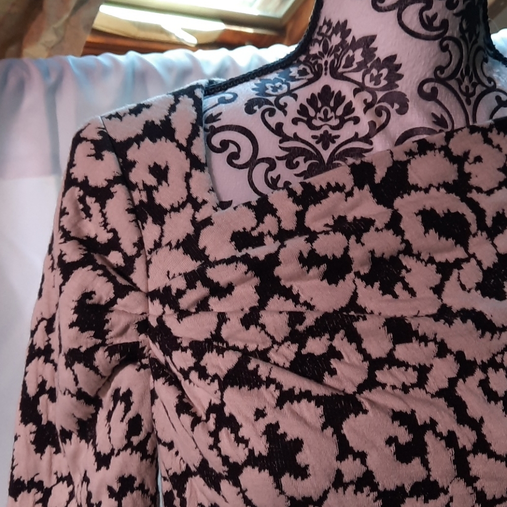 Dress - Picture 2 of 7